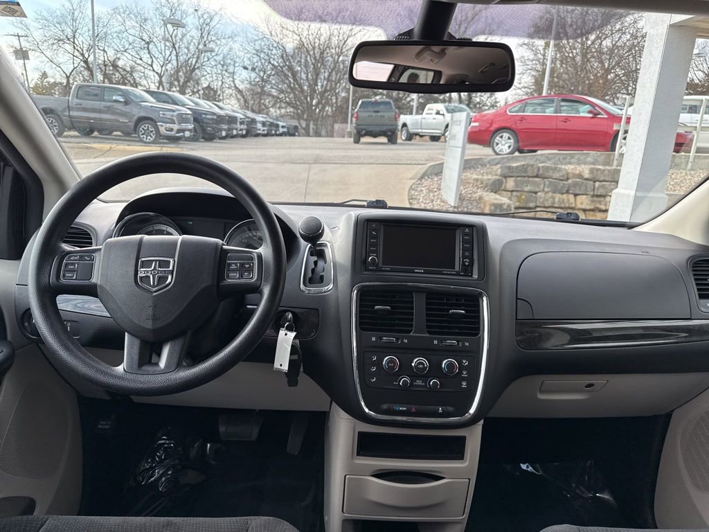 Used 2019 Dodge Grand Caravan SE w/ UConnect Hands-Free Group image 12