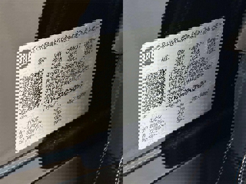 New 2025 Cadillac Optiq Sport 2 w/ LPO, ONYX Package image 22