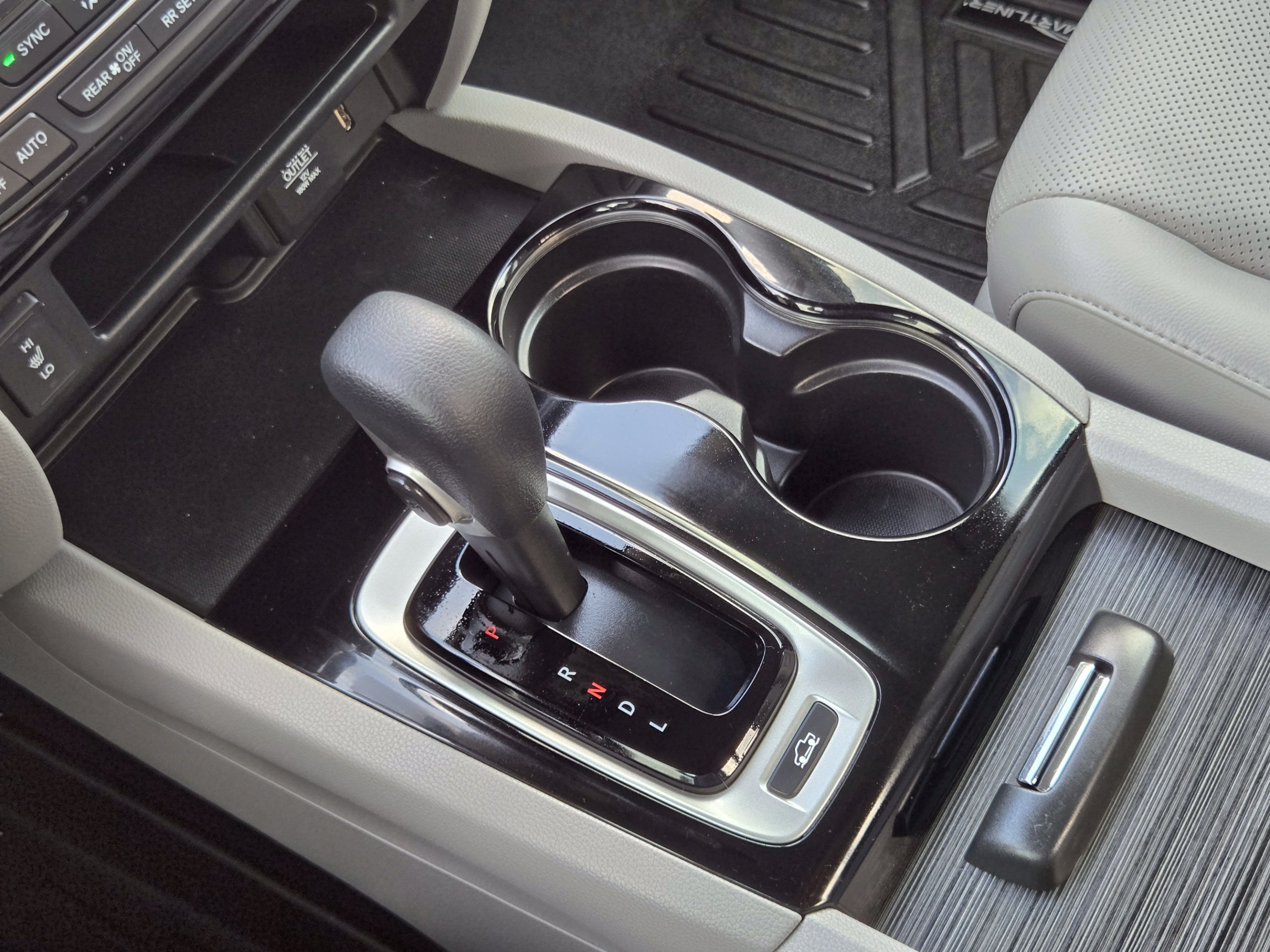 Used 2018 Honda Ridgeline RTL-E image 16
