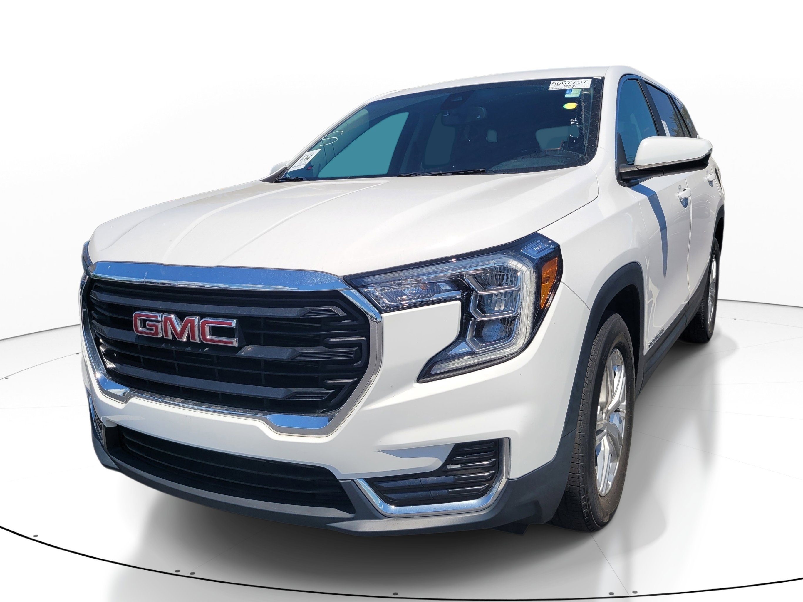 Used 2022 GMC Terrain SLE FWD image 3