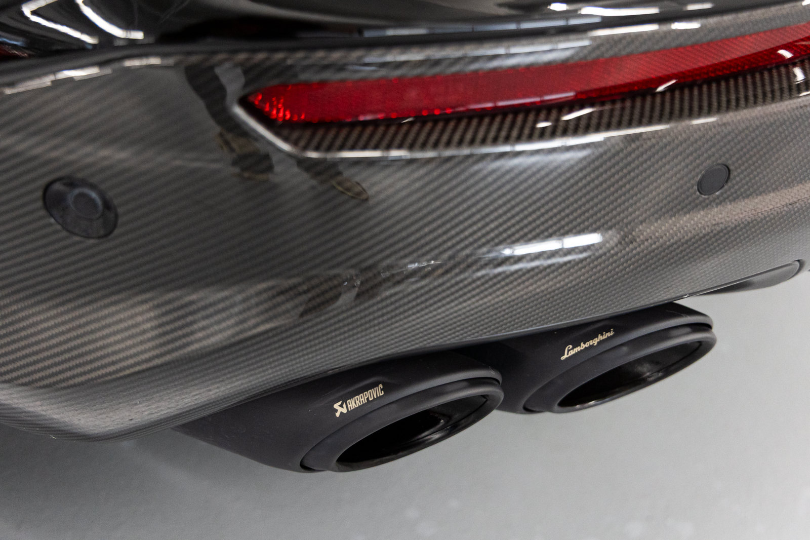 Used 2024 Lamborghini Urus Performante AWD/4WD image 36