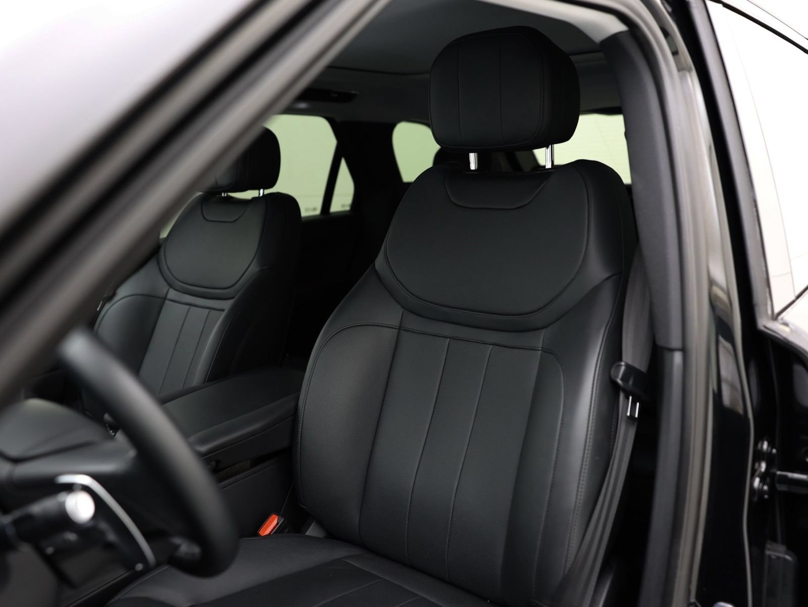 Used 2023 Land Rover Range Rover Sport SE AWD/4WD image 18