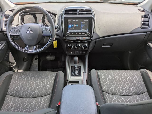 Used 2025 Mitsubishi Outlander Sport LE AWD/4WD image 16
