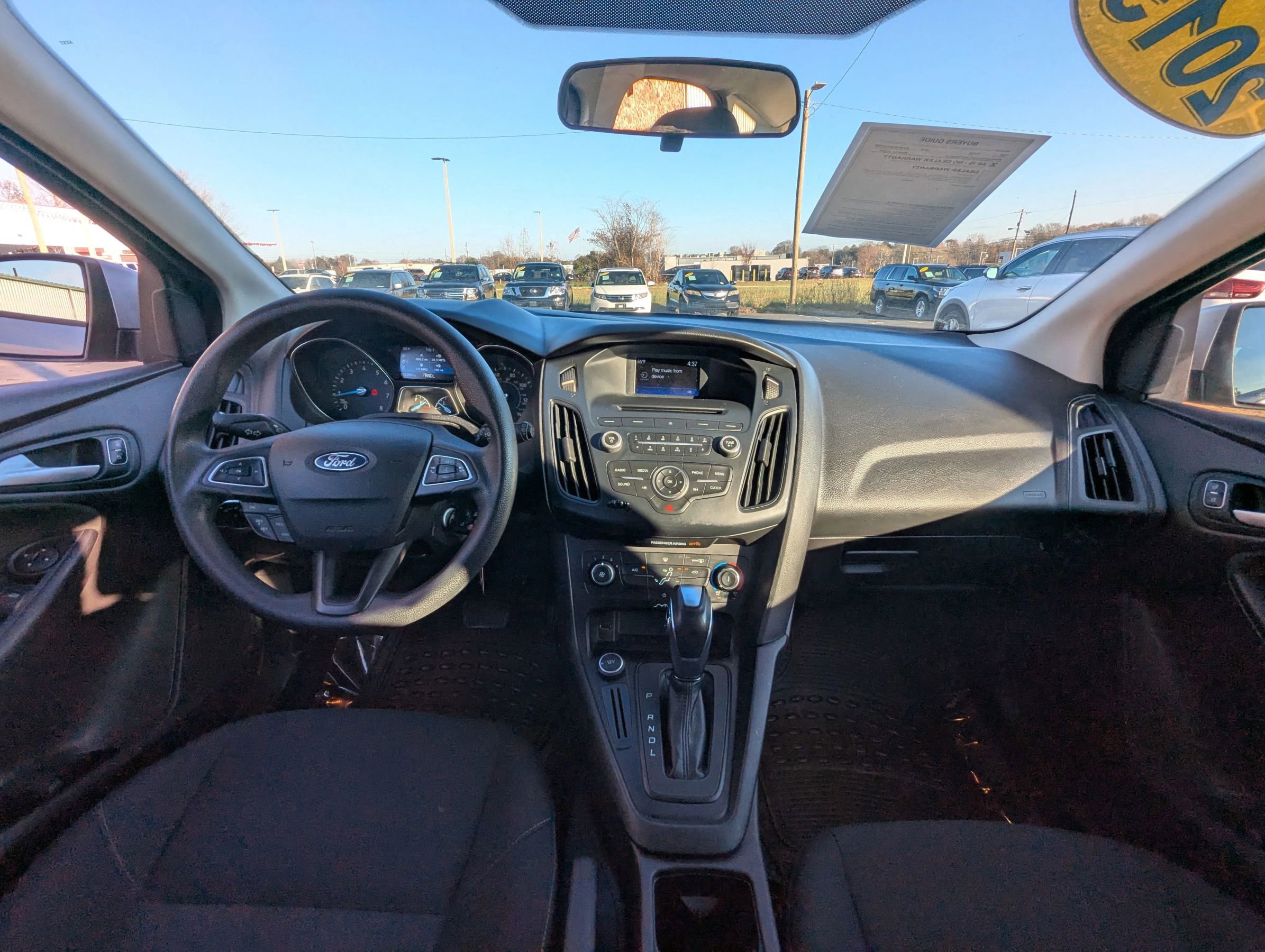 Used 2015 Ford Focus SE image 12