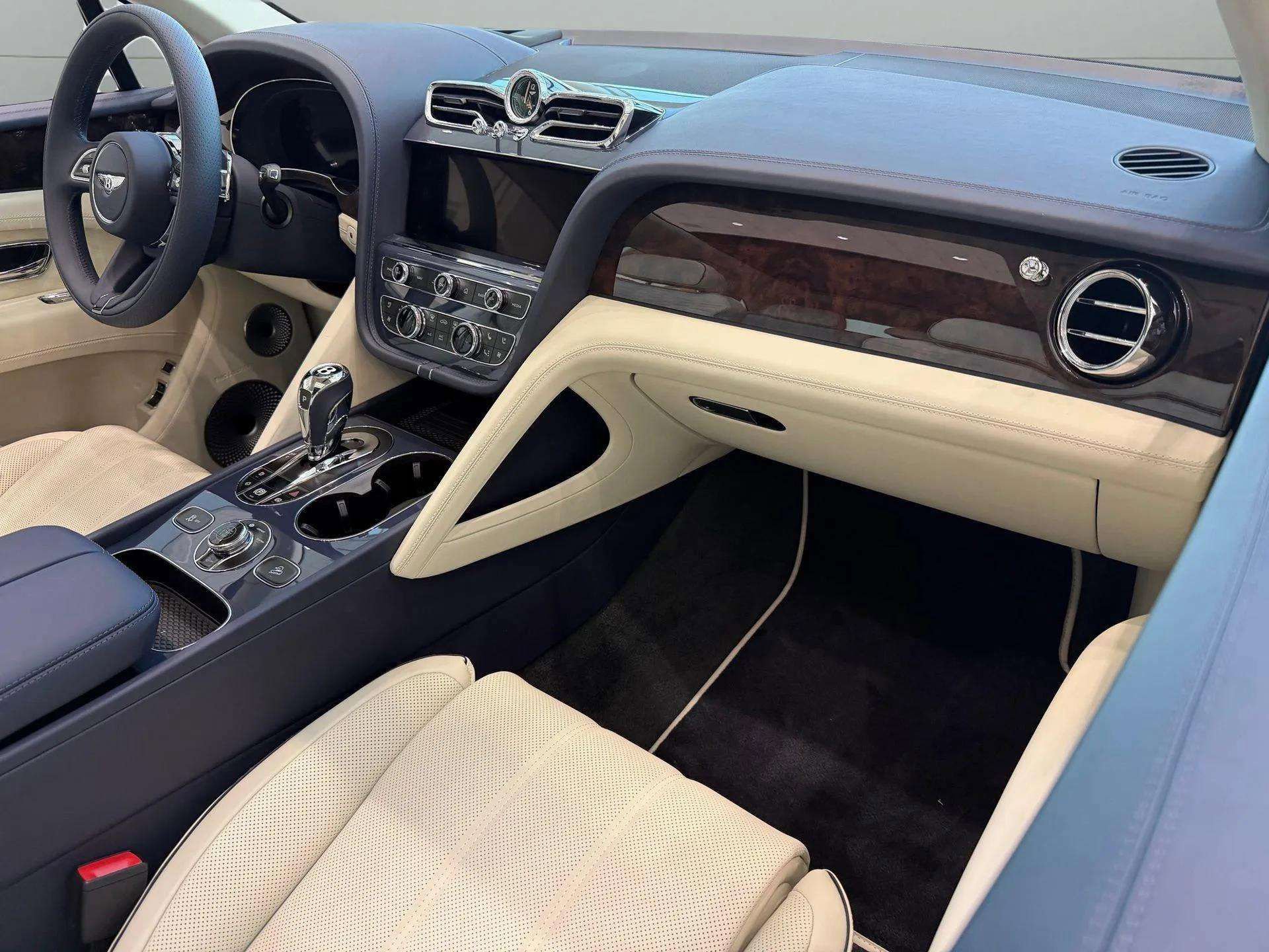 New 2025 Bentley Bentayga video 2