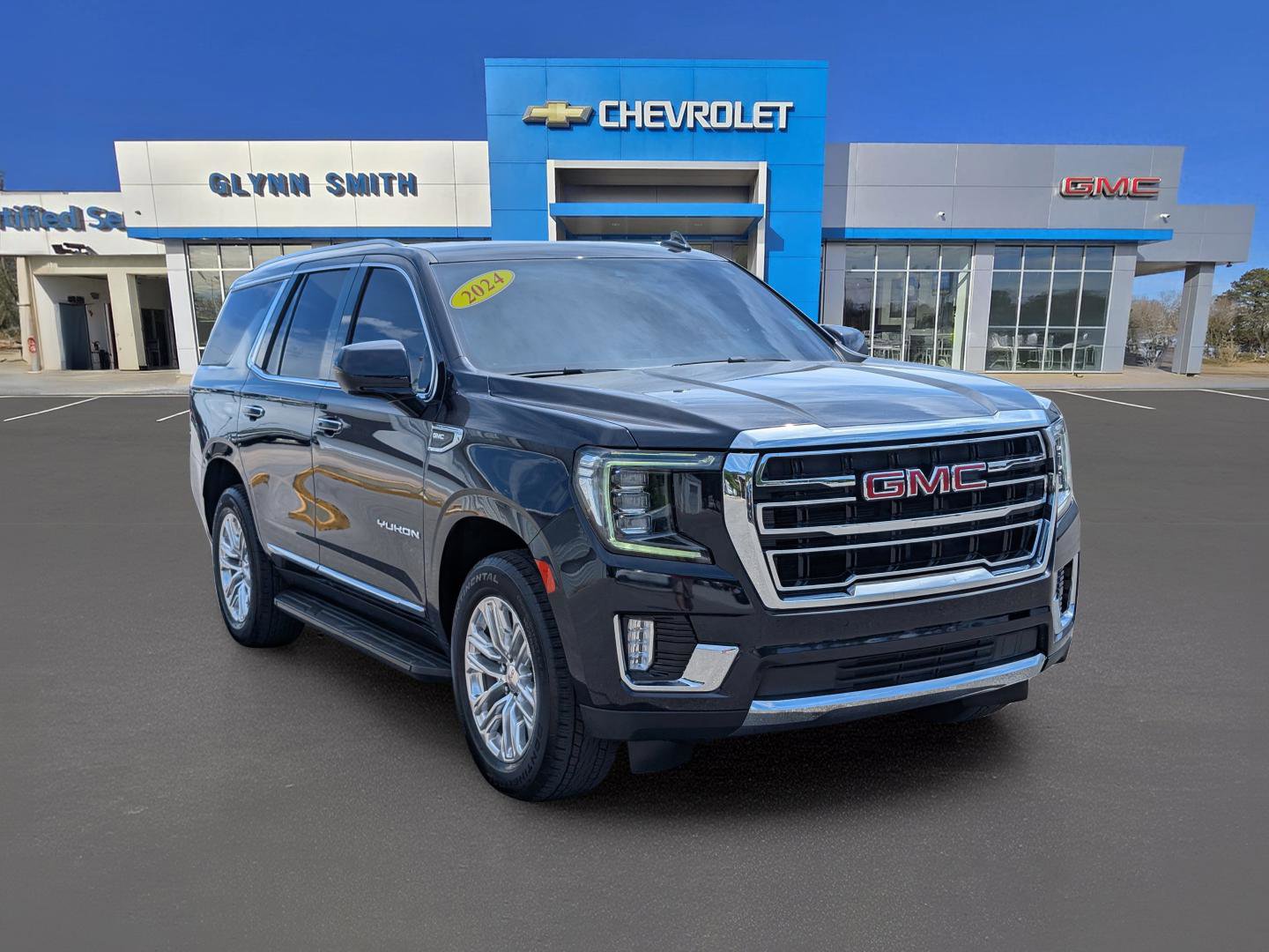Used 2024 GMC Yukon SLT AWD/4WD image 3