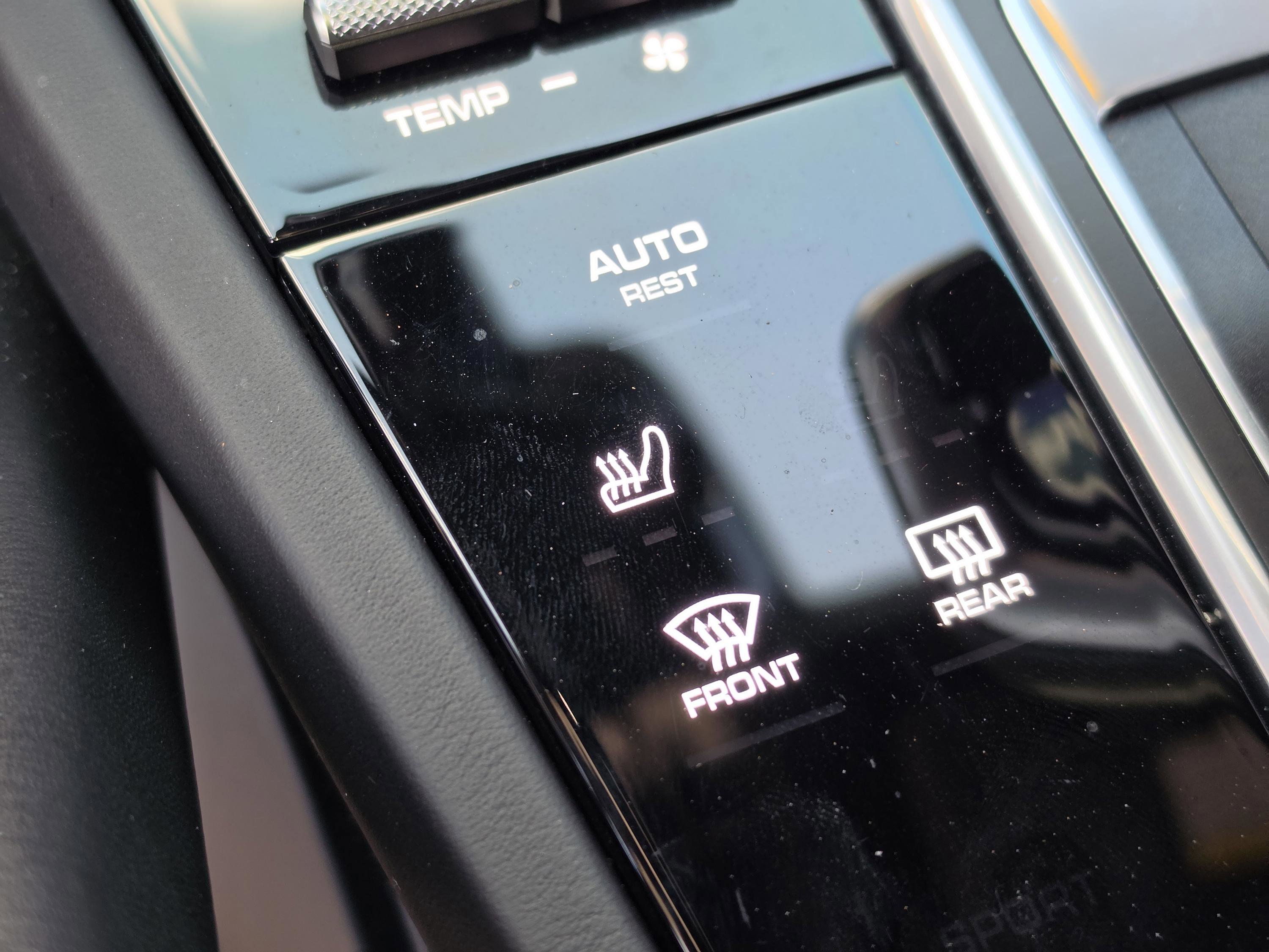 Used 2021 Porsche Cayenne GTS image 31