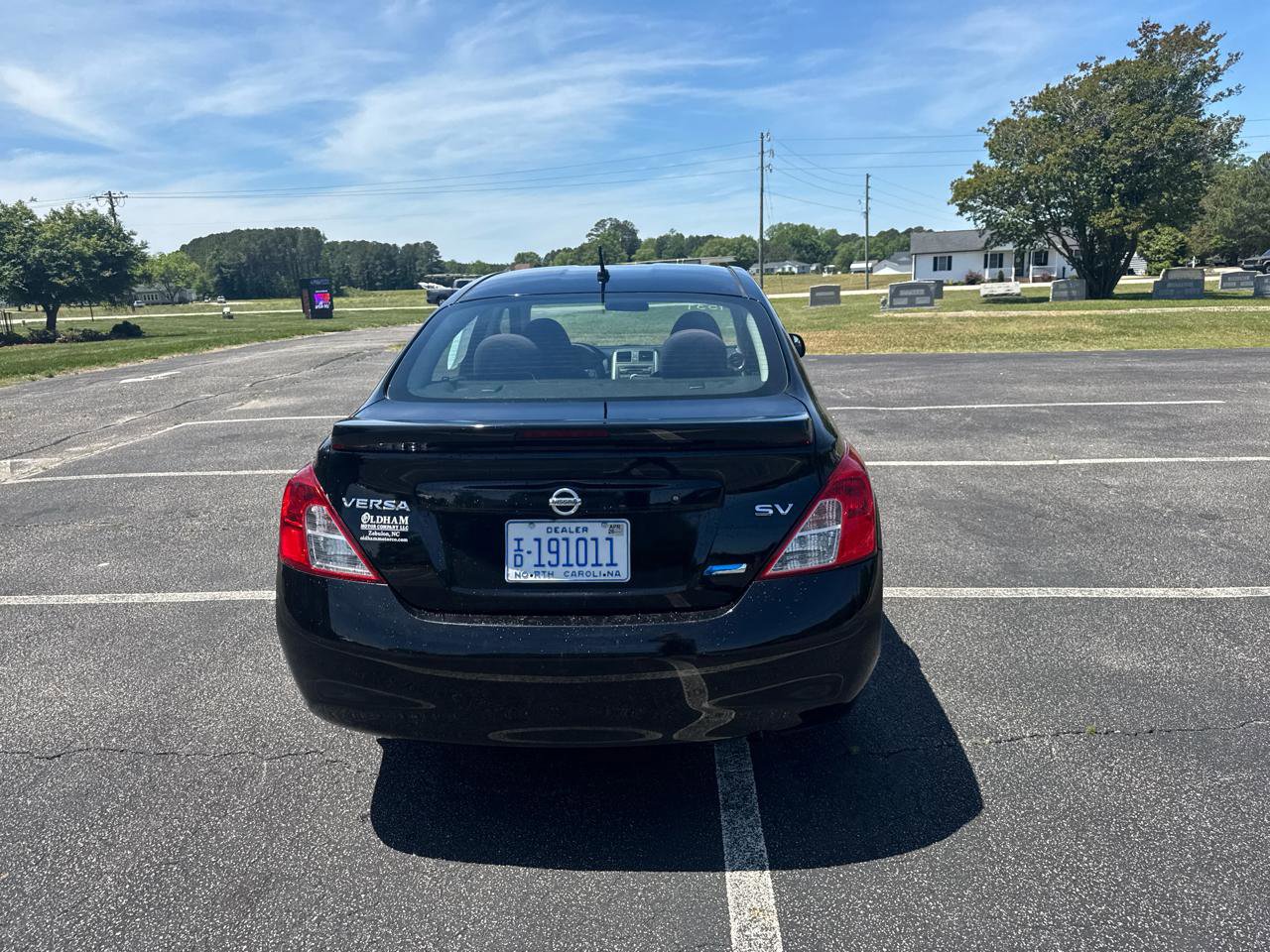 Used 2014 Nissan Versa SV FWD image 6