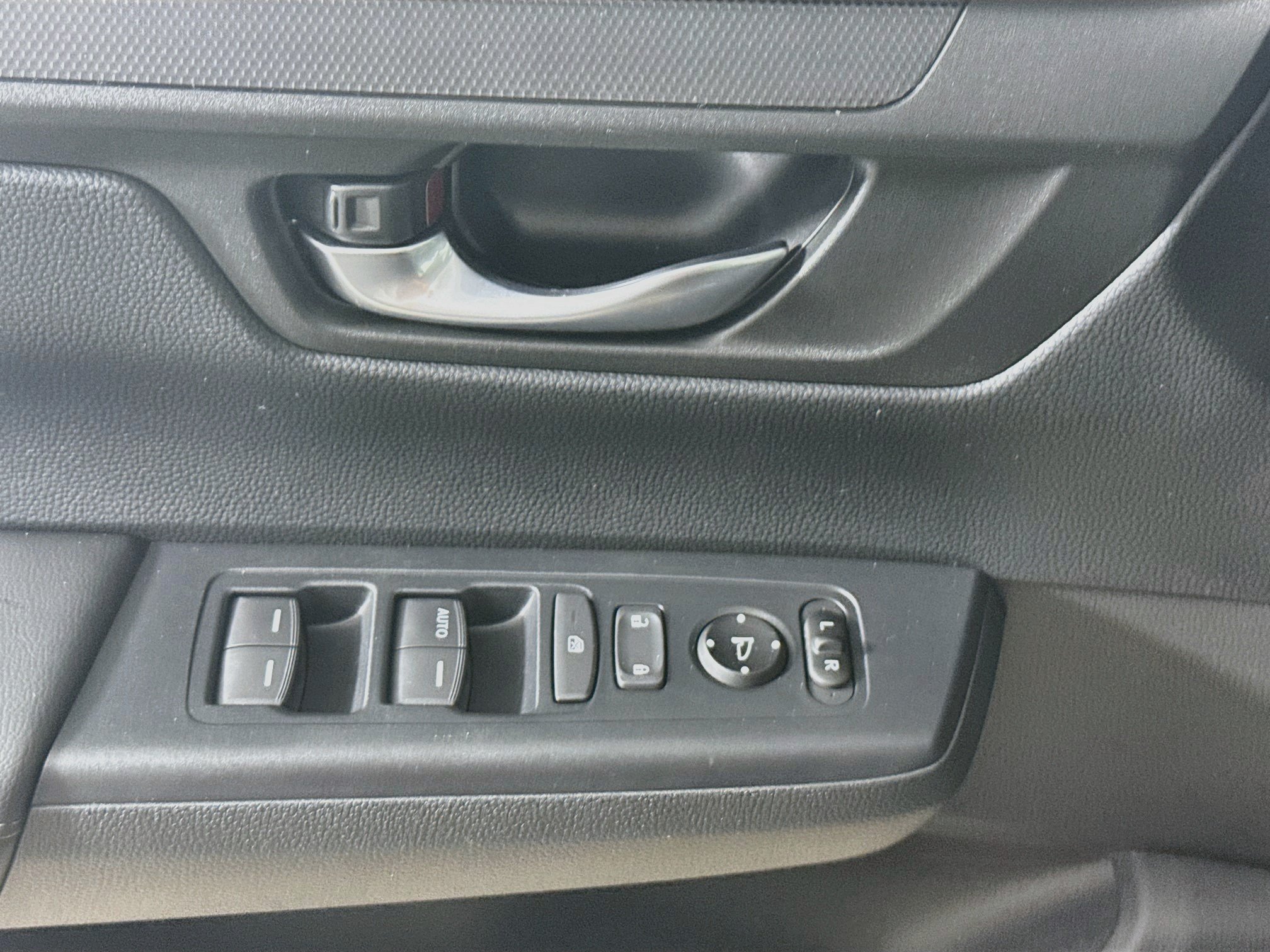 Used 2025 Honda CR-V LX image 20