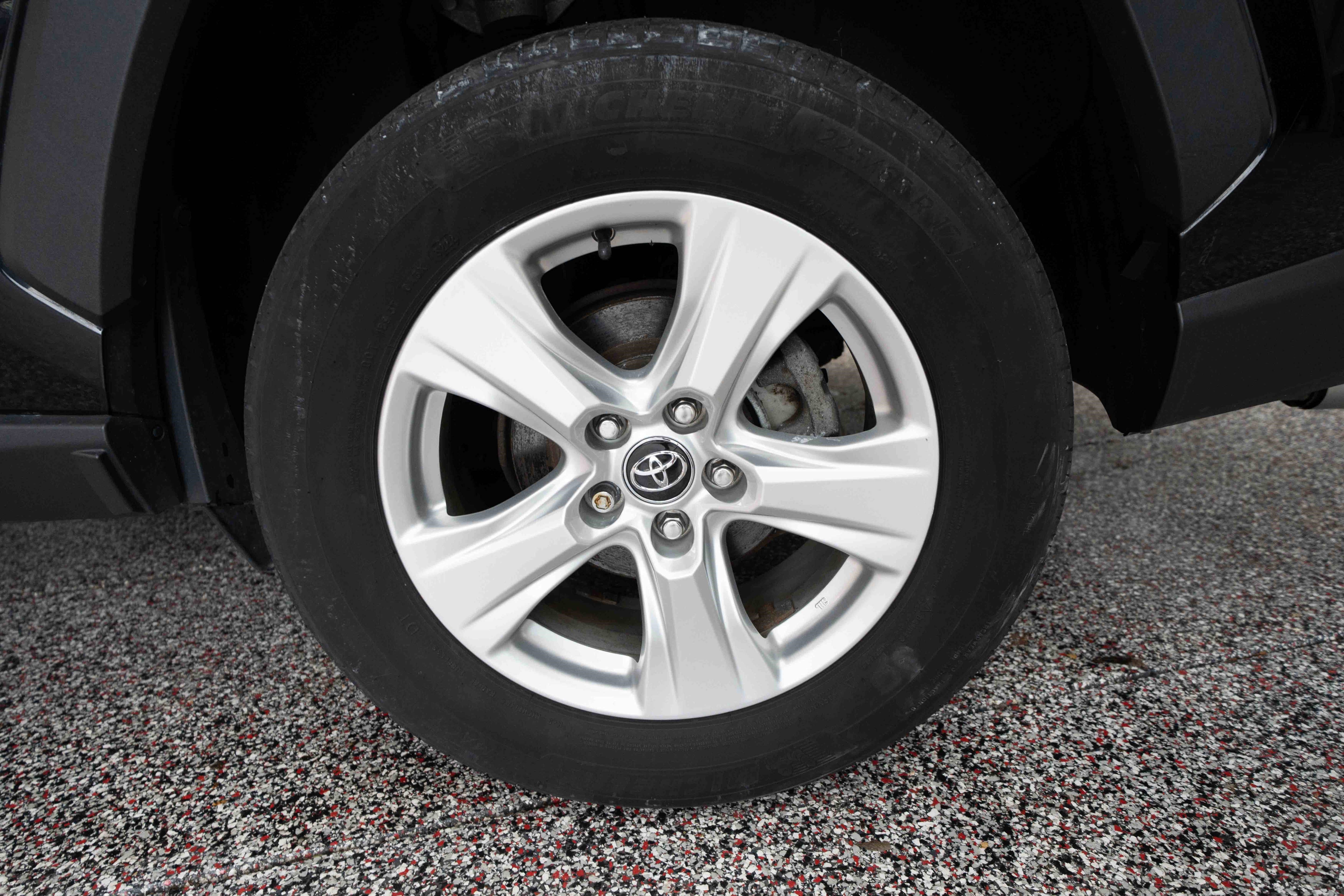 Used 2020 Toyota RAV4 XLE w/ Convenience Package AWD/4WD image 30
