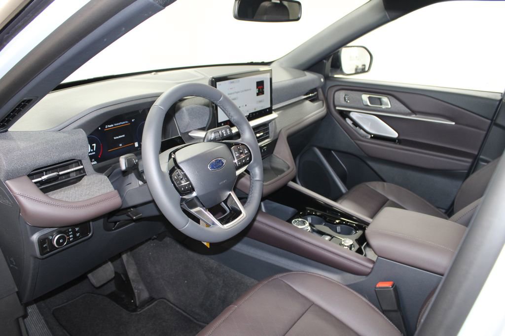 New 2026 Ford Explorer Platinum image 22