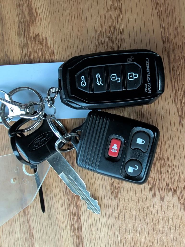 Used 1999 Ford E-150 and Econoline 150 image 17