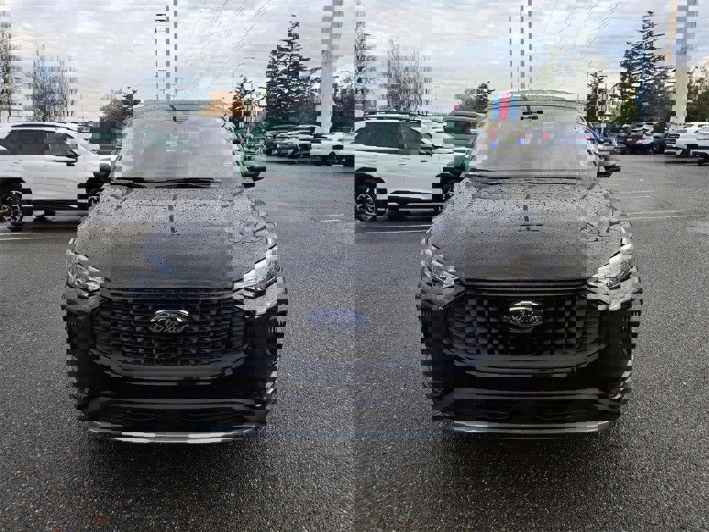 Used 2023 Ford Escape AWD image 2