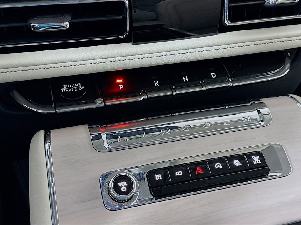 Used 2025 Lincoln Aviator Reserve w/ Illumination Package RWD image 17