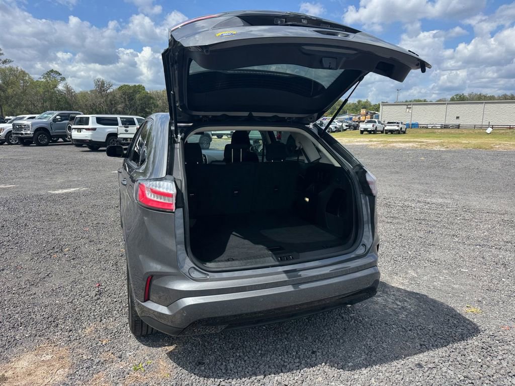 Used 2024 Ford Edge SE w/ Black Appearance Package AWD/4WD image 23