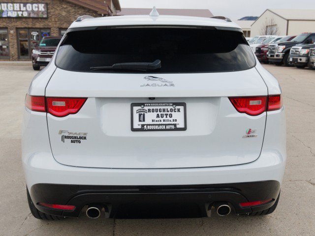 Used 2017 Jaguar F-PACE S image 4