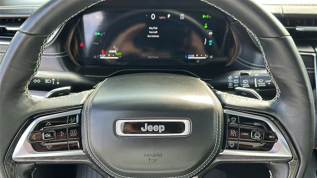 Used 2023 Jeep Grand Cherokee Overland w/ Advanced Protech Group III image 12