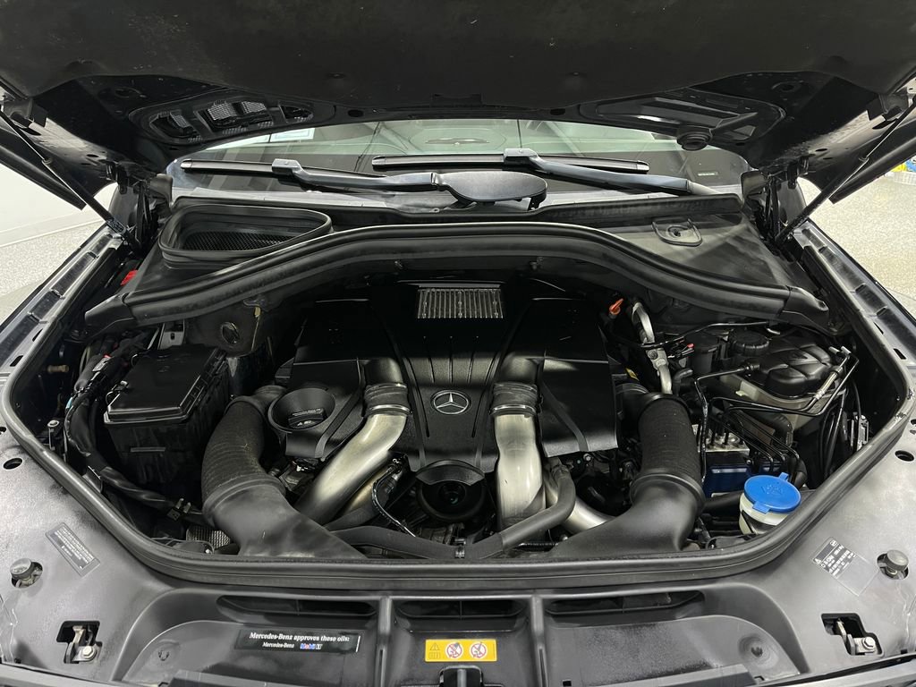 Used 2017 Mercedes-Benz GLS 550 4MATIC image 29