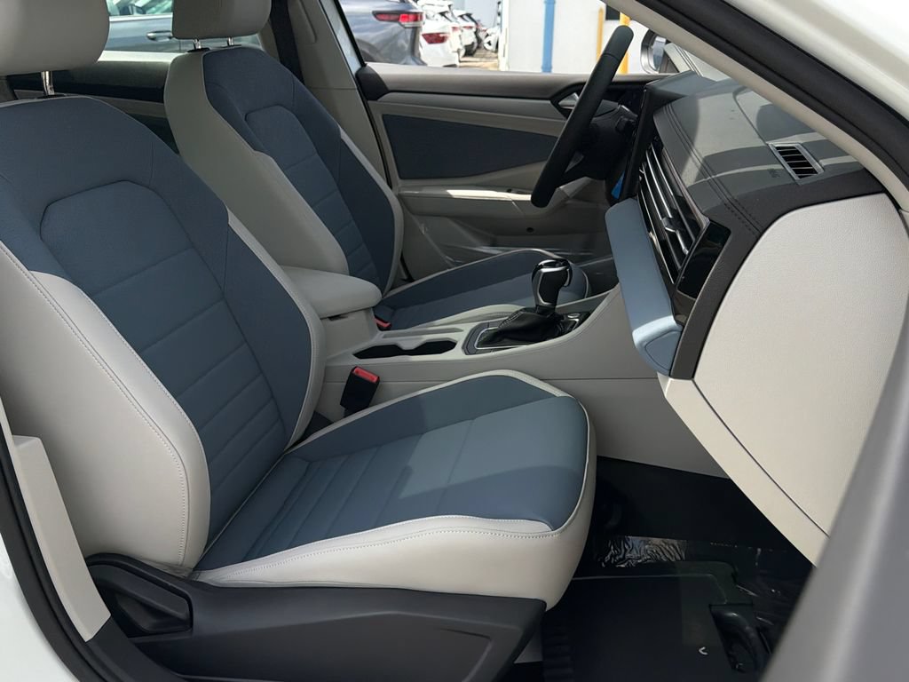 New 2026 Volkswagen Jetta SE FWD image 7