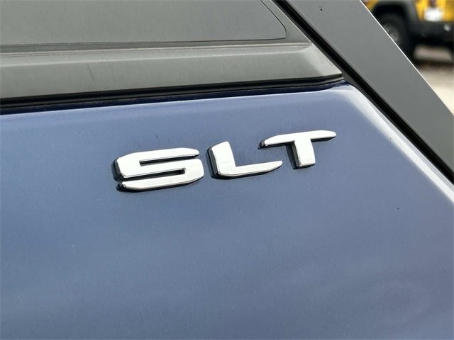 Used 2023 GMC Terrain SLT image 11