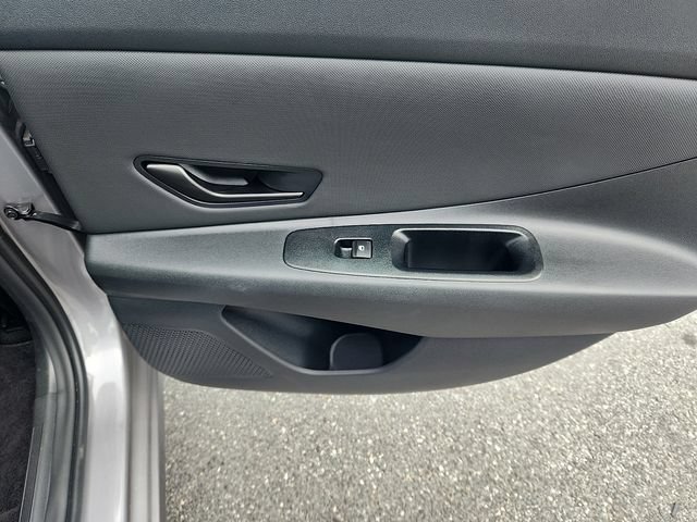 Used 2025 Hyundai Elantra Sport w/ Cargo Package FWD image 32