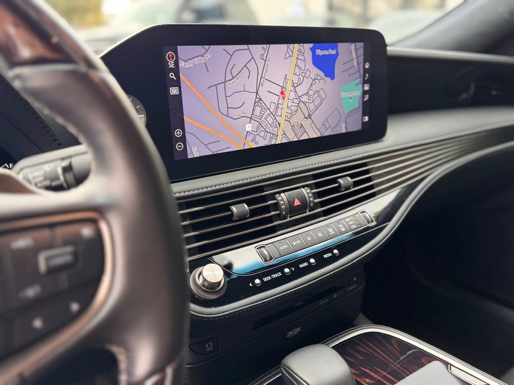 Used 2022 Lexus LS 500 AWD w/ Luxury Package image 16