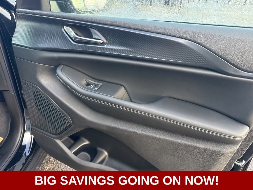 New 2025 Jeep Grand Cherokee L Laredo image 49