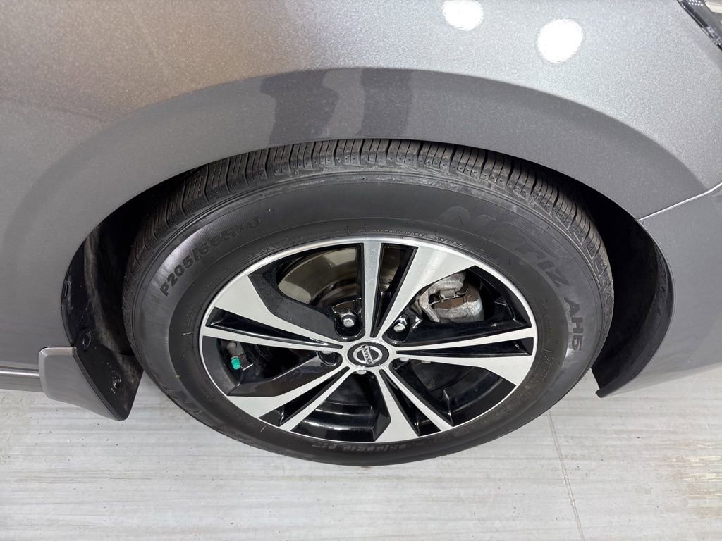 Used 2021 Nissan Sentra SV FWD image 11