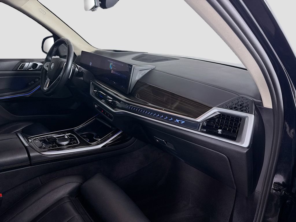 Used 2025 BMW X7 xDrive40i image 20