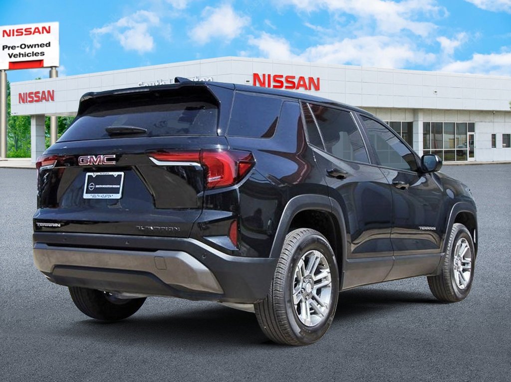 Used 2026 GMC Terrain Elevation w/ LPO, Floor Liner Package image 4