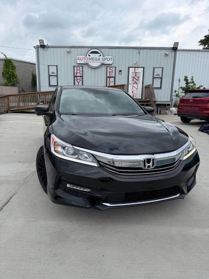 Used 2017 Honda Accord EX image 3