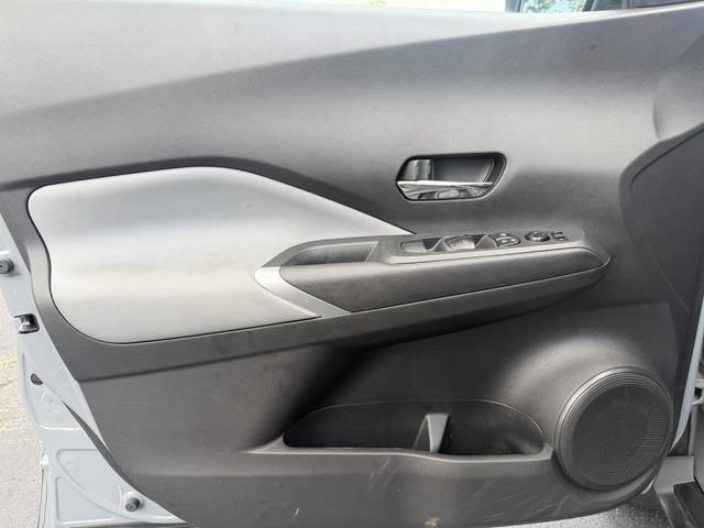 Used 2023 Nissan Kicks SR w/ SR Premium Package FWD image 11