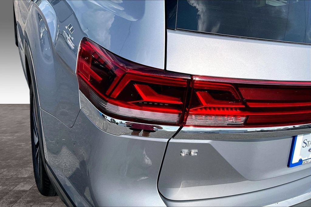 Used 2025 Volkswagen Atlas SE AWD/4WD image 32
