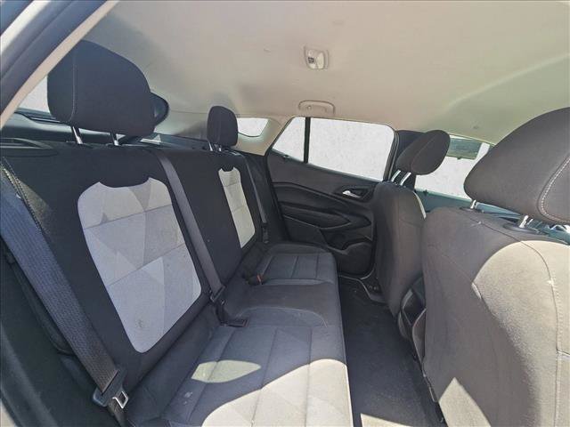 Used 2025 Chevrolet Trax LS w/ LS Convenience Package FWD image 18