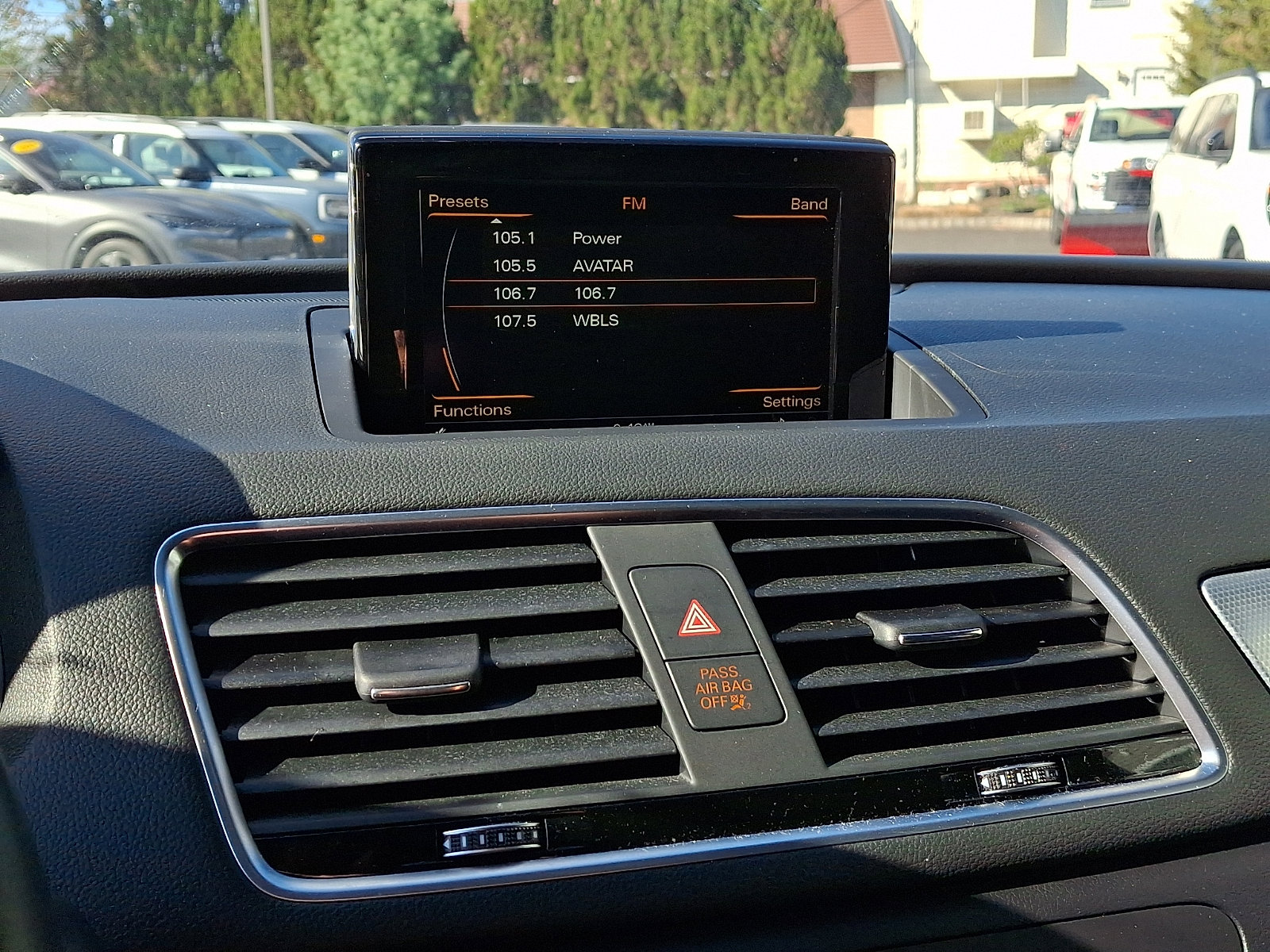 Used 2018 Audi Q3 2.0T Premium Plus w/ Premium Plus Package AWD/4WD image 18