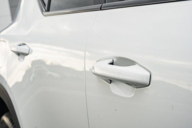 New 2026 Volvo XC40 B5 Ultra w/ Protection Package Premier image 18