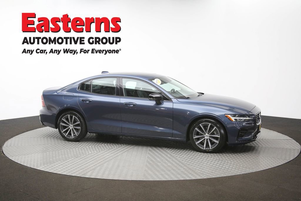 Used 2022 Volvo S60 B5 Momentum image 46