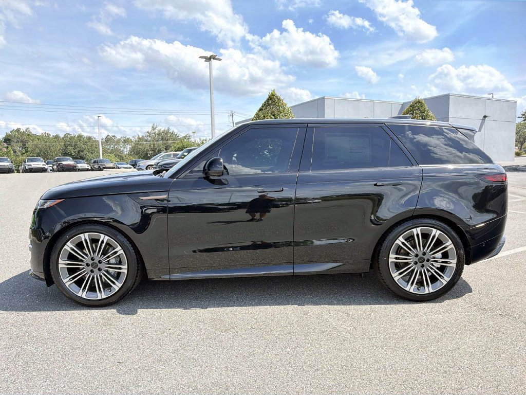 New 2026 Land Rover Range Rover Sport Dynamic SE AWD/4WD image 2