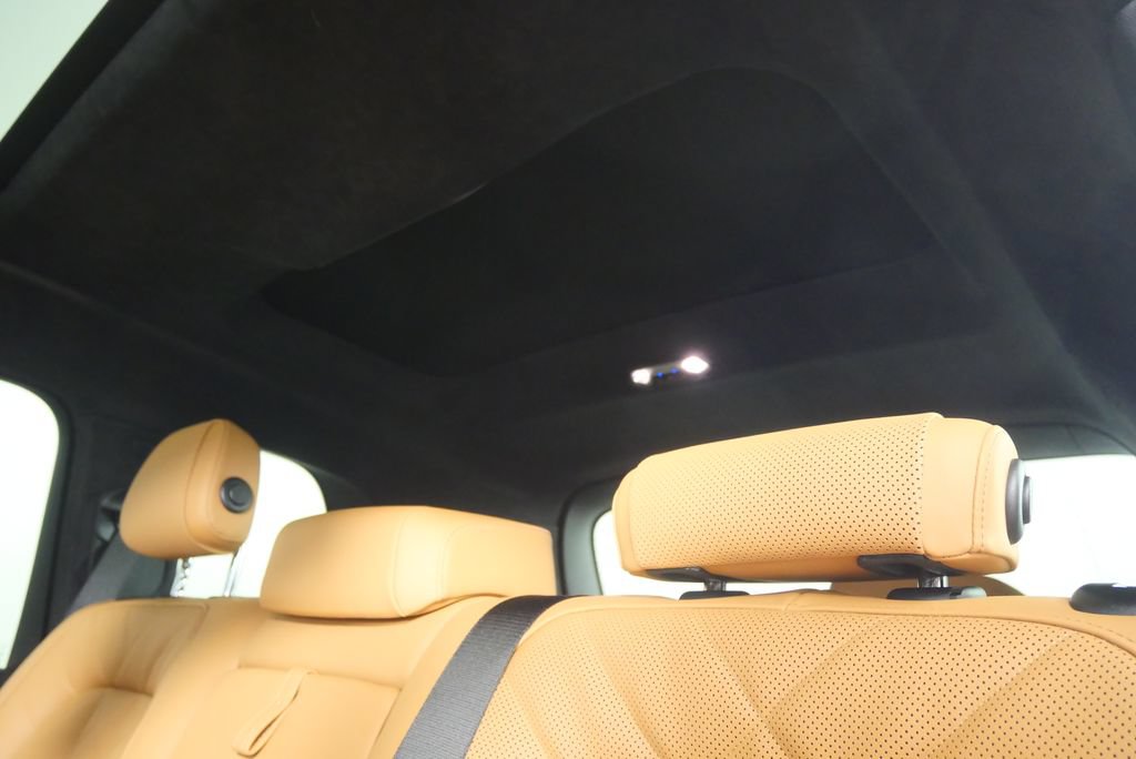 New 2026 BMW X7 M60i AWD/4WD image 16