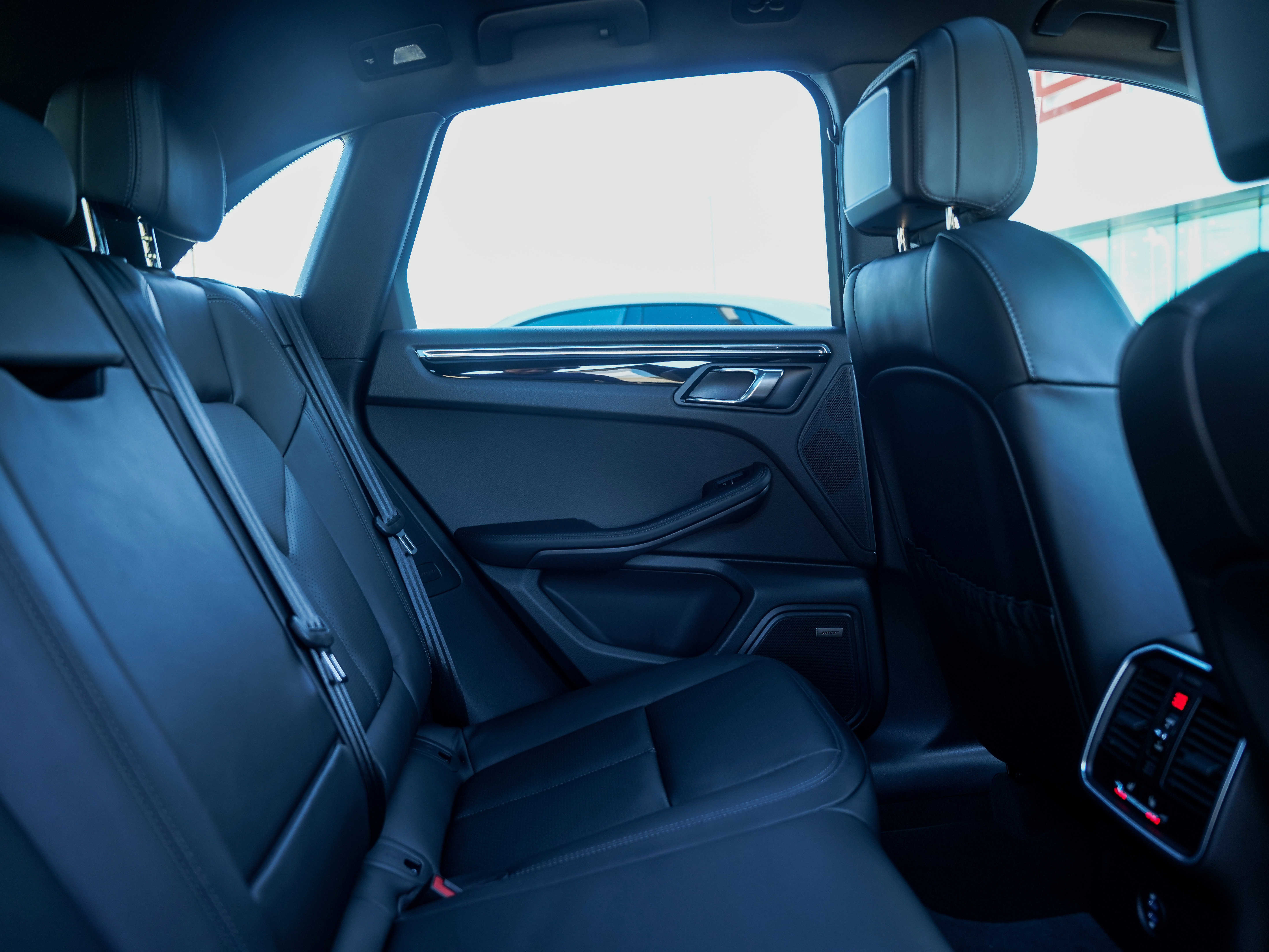 Certified 2026 Porsche Macan Turbo AWD/4WD image 29