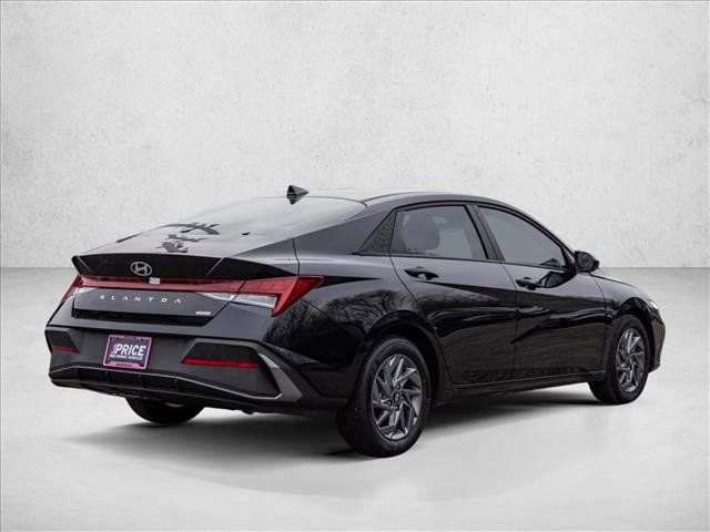 Certified 2025 Hyundai Elantra Blue image 5