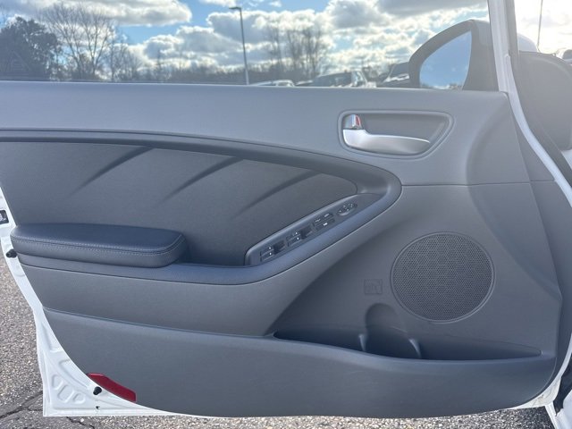 Used 2018 Kia Forte LX image 9