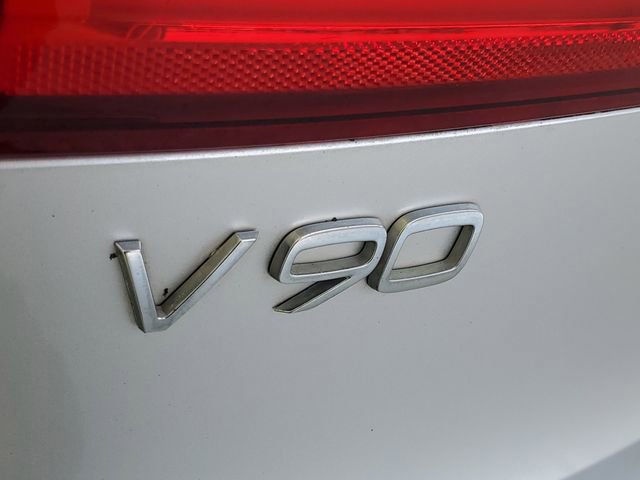 Used 2017 Volvo V90 T6 Cross Country image 8