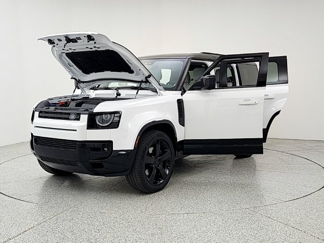 New 2026 Land Rover Defender 130 X-Dynamic SE AWD/4WD image 9