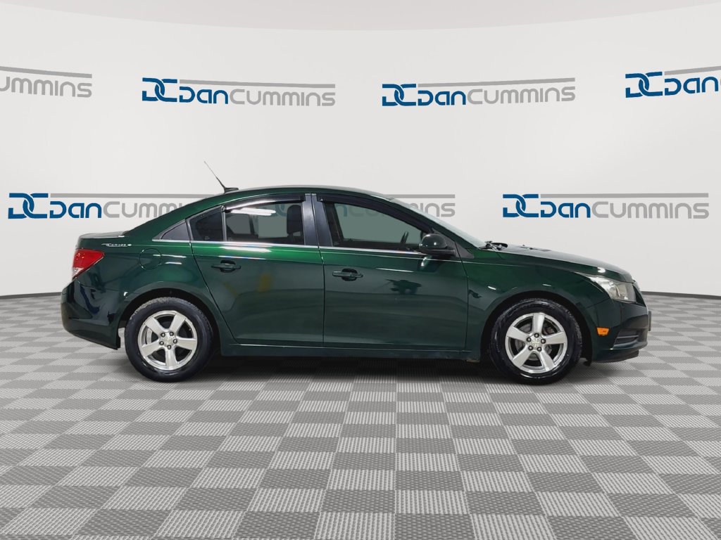 Used 2014 Chevrolet Cruze LT w/ Technology Package FWD image 9