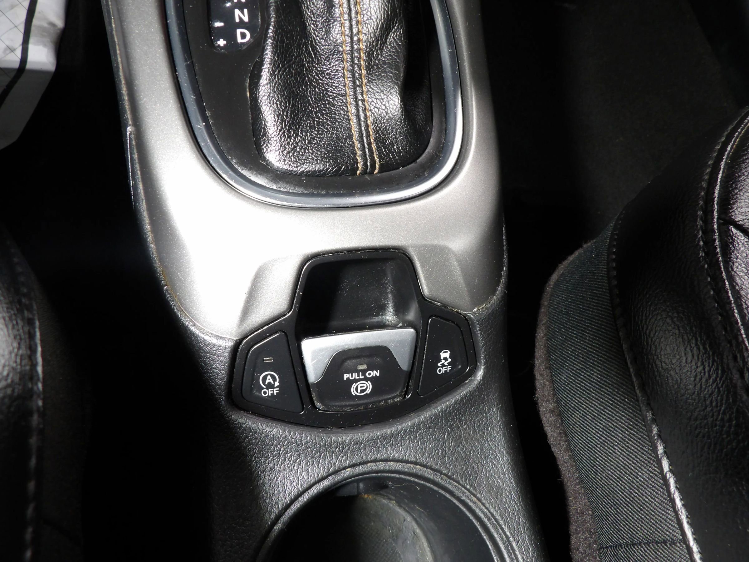 Used 2017 Jeep Compass Latitude image 14