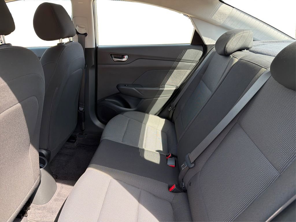 Used 2021 Hyundai Accent SE image 11