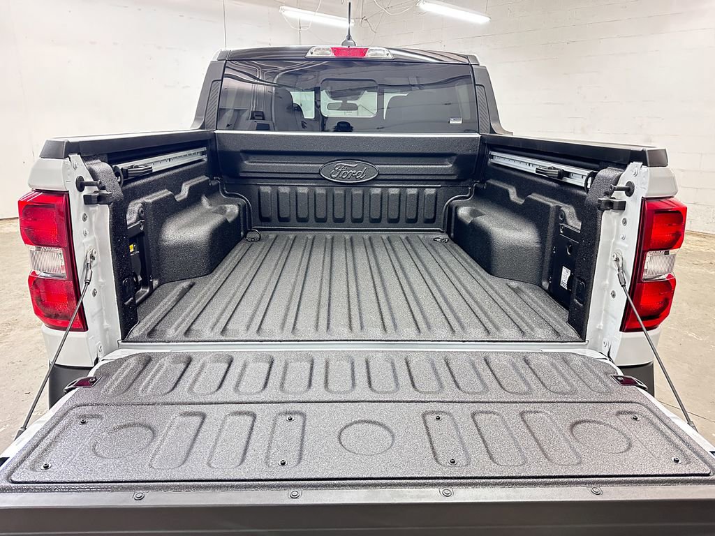 New 2026 Ford Maverick Lariat w/ Black Appearance Package image 13