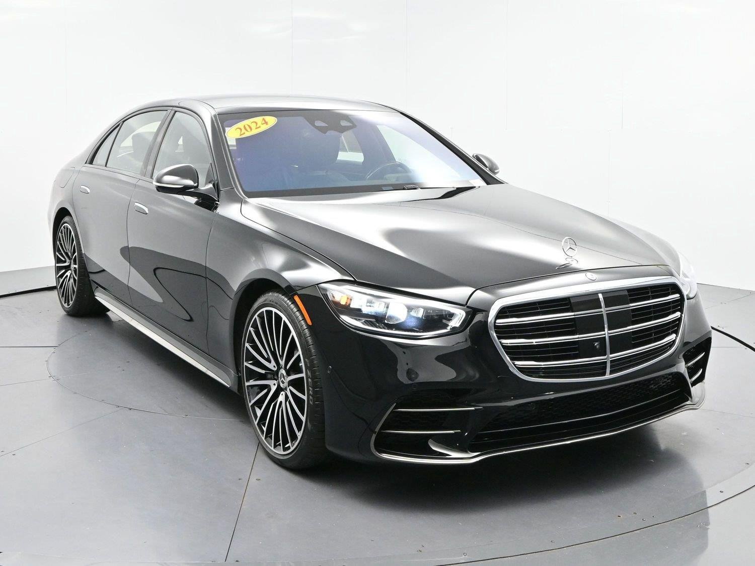 Used 2024 Mercedes-Benz S 580 4MATIC Sedan image 2
