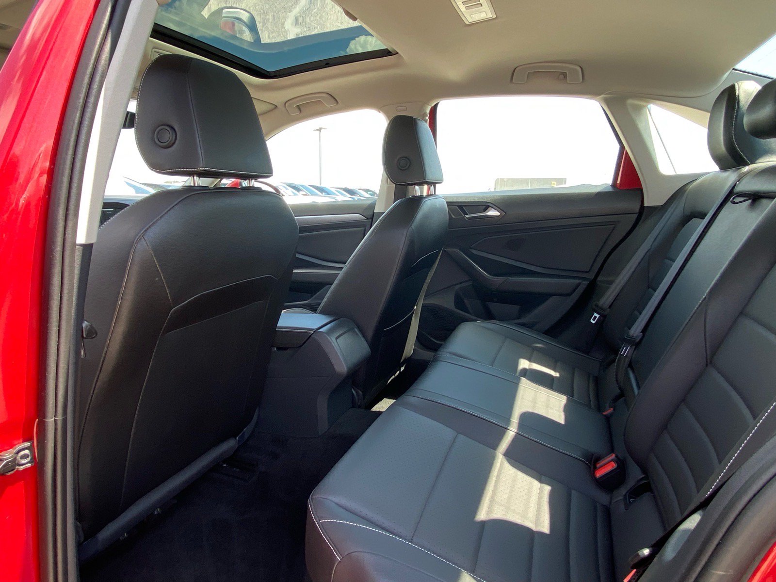 Certified 2024 Volkswagen Jetta SE w/ Panoramic Sunroof Package FWD image 20